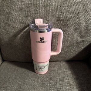 Stanley 30 oz  Pink Amethyst Calacatta Travel Mug with Handle